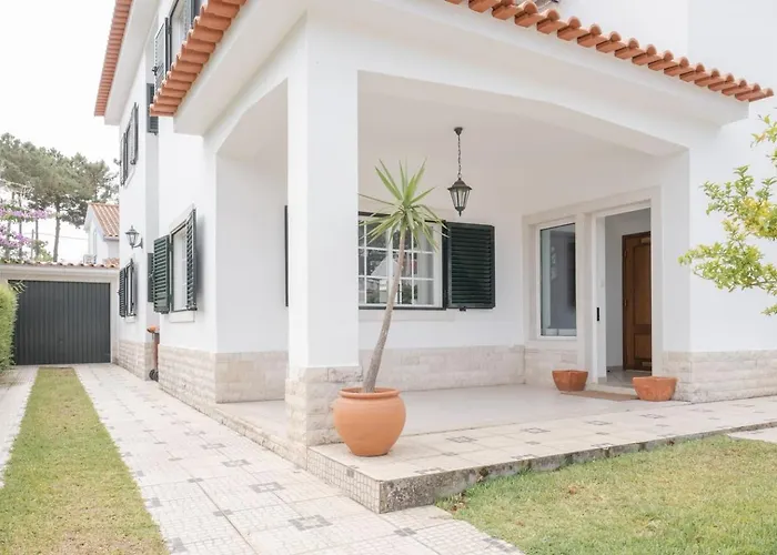 Nini\'S Beach House - Aroeira, Charneca Da Caparica