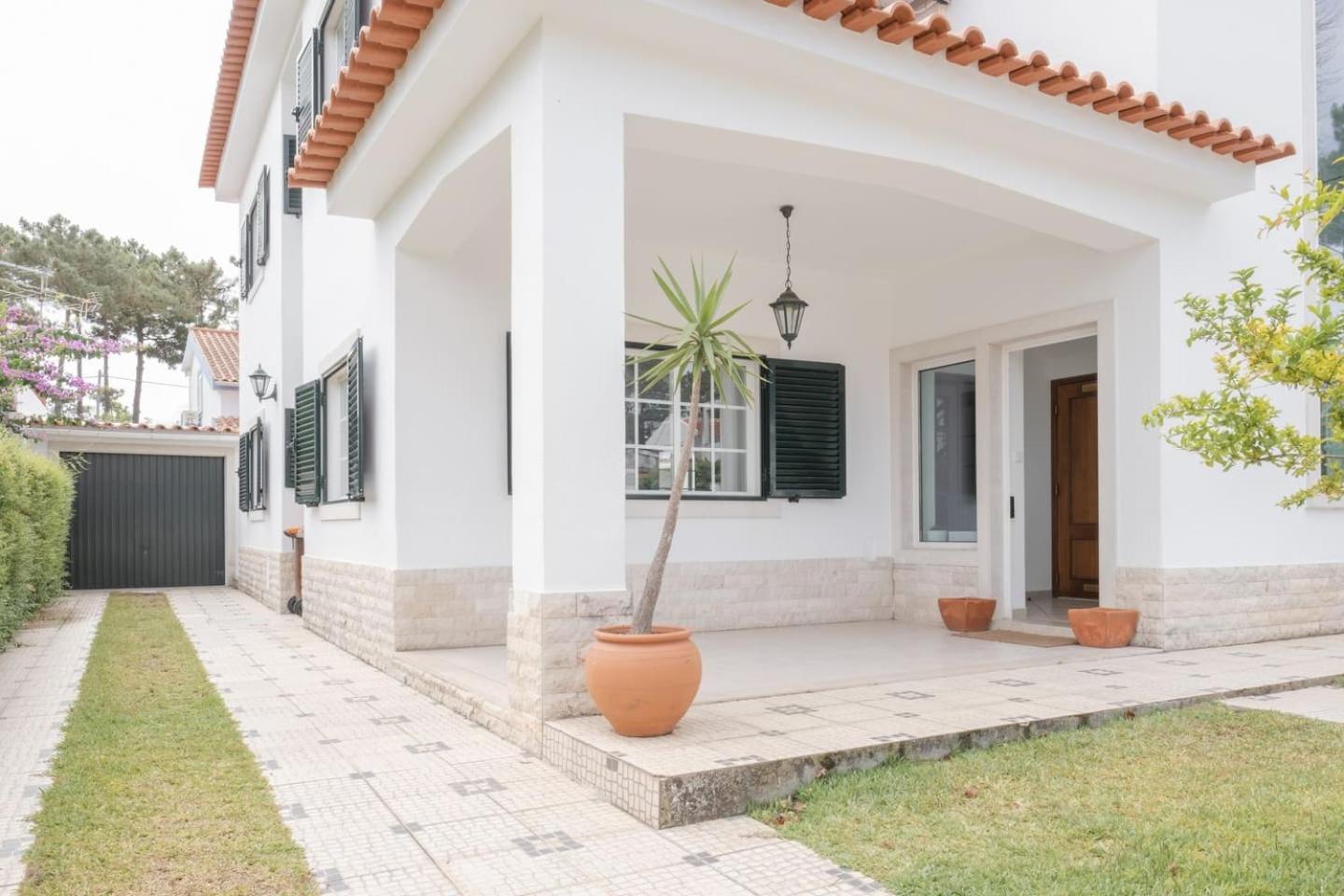 Nini's House - Aroeira, Charneca Da Caparica Holiday home *